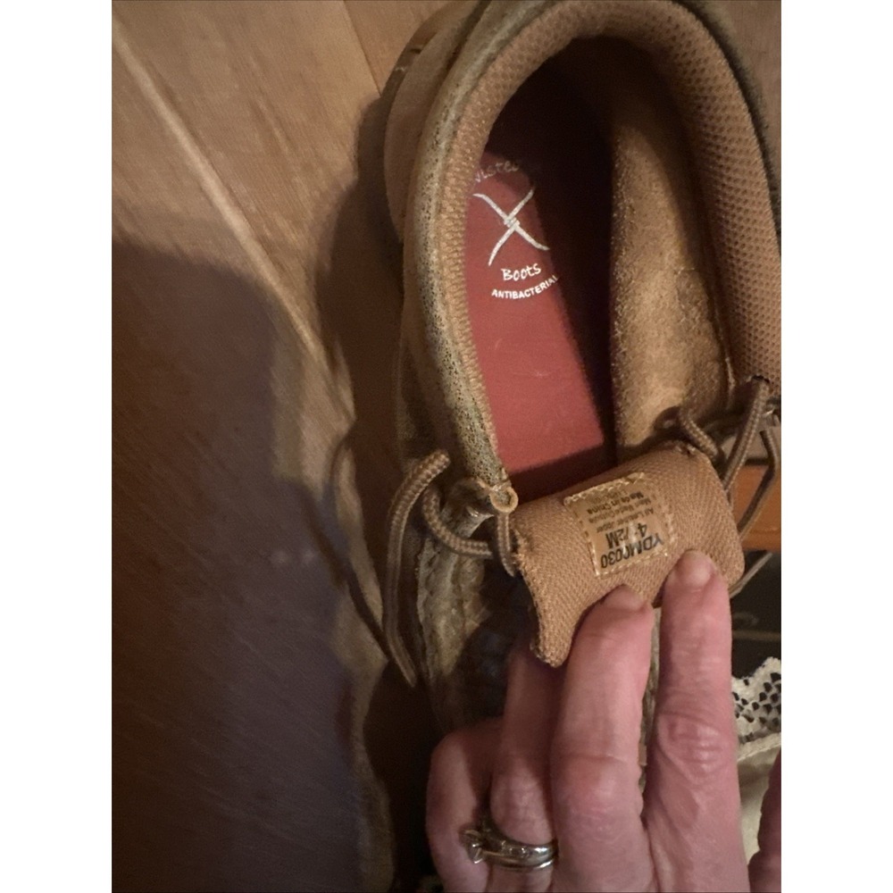 Twisted X Youth Sz4.5 Casual Mocs, featuring a brown woven leather - Picture 3 of 5